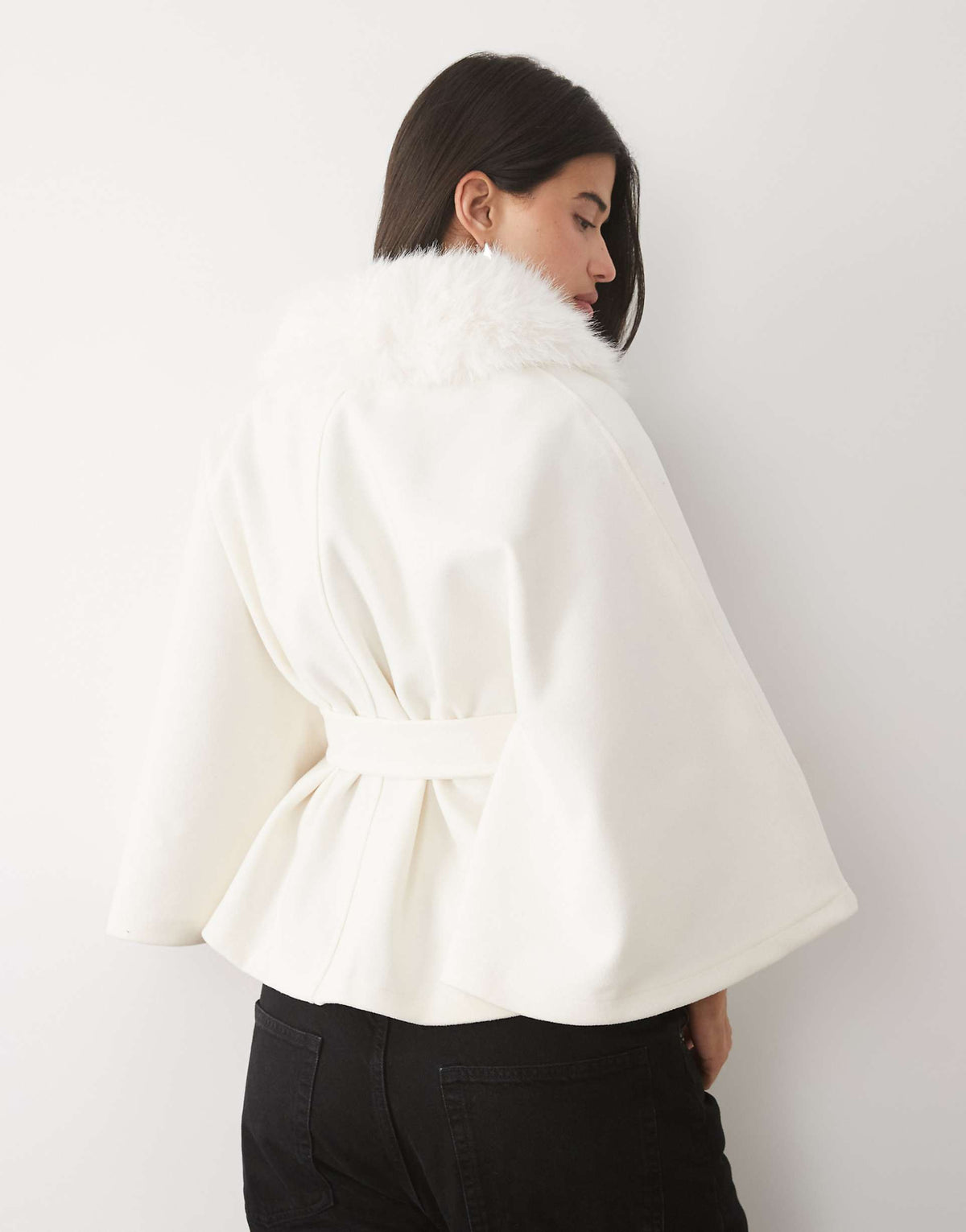 Frieda Cape-Jacke mit Flauschkragen
