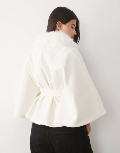 Frieda Cape-Jacke mit Flauschkragen