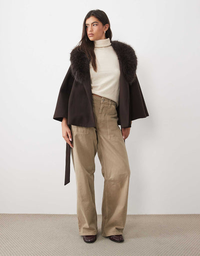 Frieda Cape-Jacke mit Flauschkragen